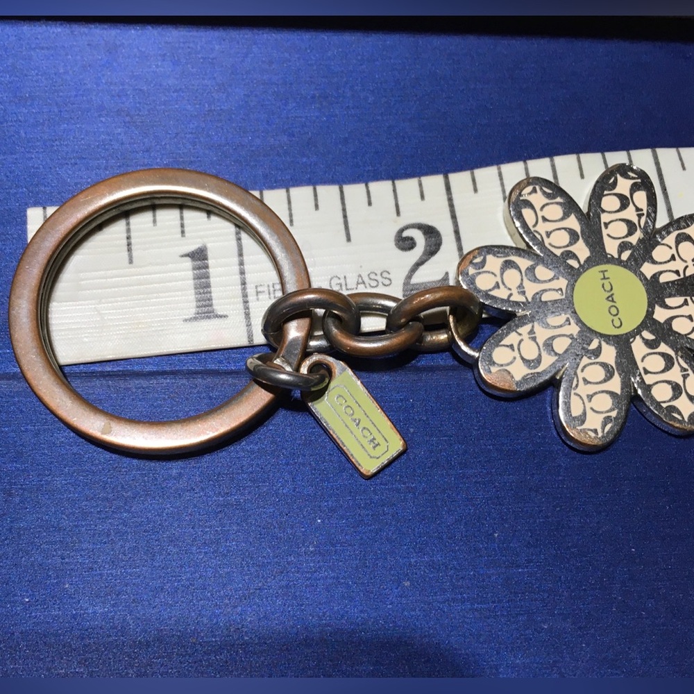 COACH Sunflower Rare Retired Keychain Key Chain Purse Charm Fob - Picture 9 of 9